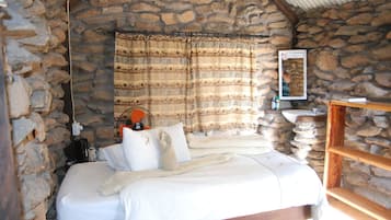 Guide Rooms | Iron/ironing board, free cribs/infant beds, bed sheets