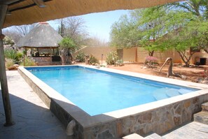 Outdoor pool - Oppi-Koppi Restcamp (Kamanjab)