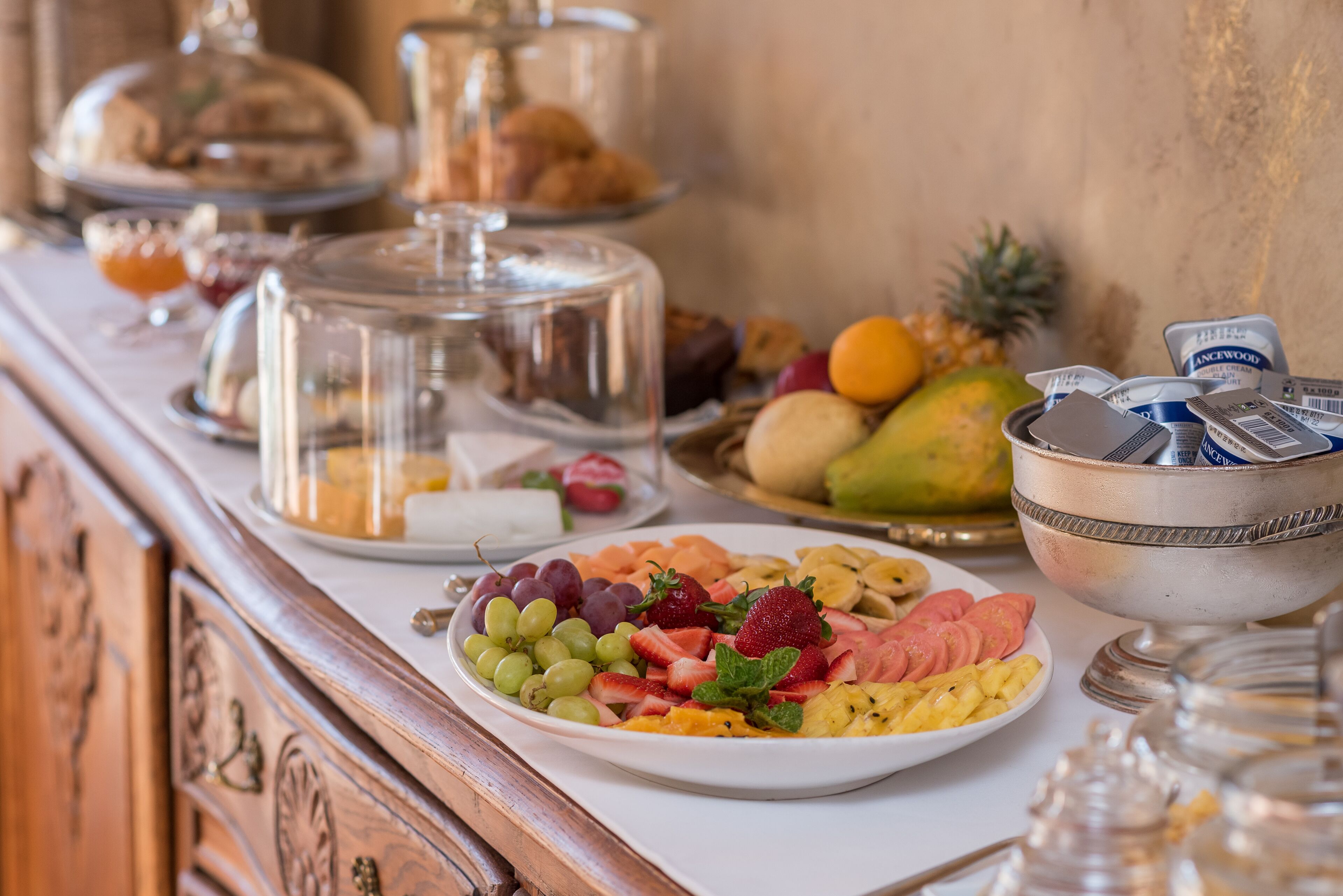 每日供应自助式早餐（每人 ZAR 220）