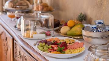 Dagelijks ontbijtbuffet (ZAR 220 per persoon)