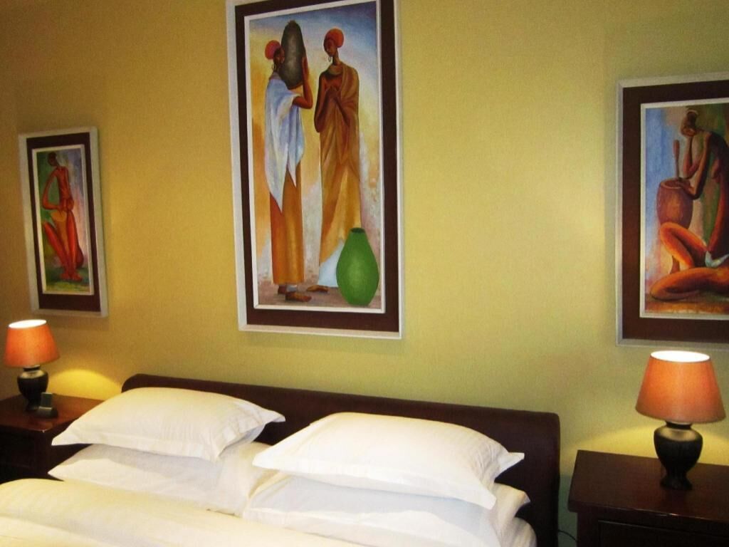 In-room safe, desk, free WiFi, bed sheets