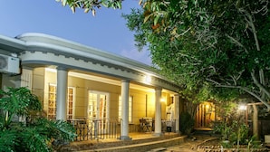 Unclassified image, 3 of 115, button - Sun Bell Lodge (Cape Town)