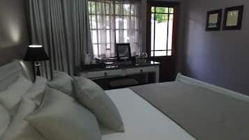 Travellers Rooms | Free WiFi, bed sheets