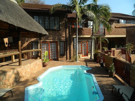 Outdoor pool, sun loungers