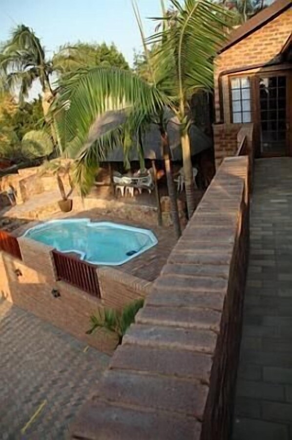 Outdoor pool, pool loungers