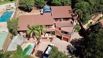 Außenpool, Liegestühle