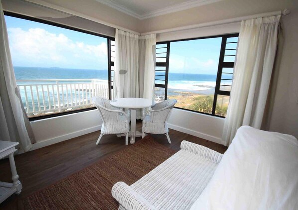 In-room safe, desk, free WiFi, bed sheets