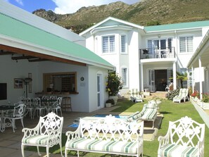 Interior - Gordon's Beach Lodge (Cape Town)