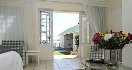 Gordon's Beach Lodge