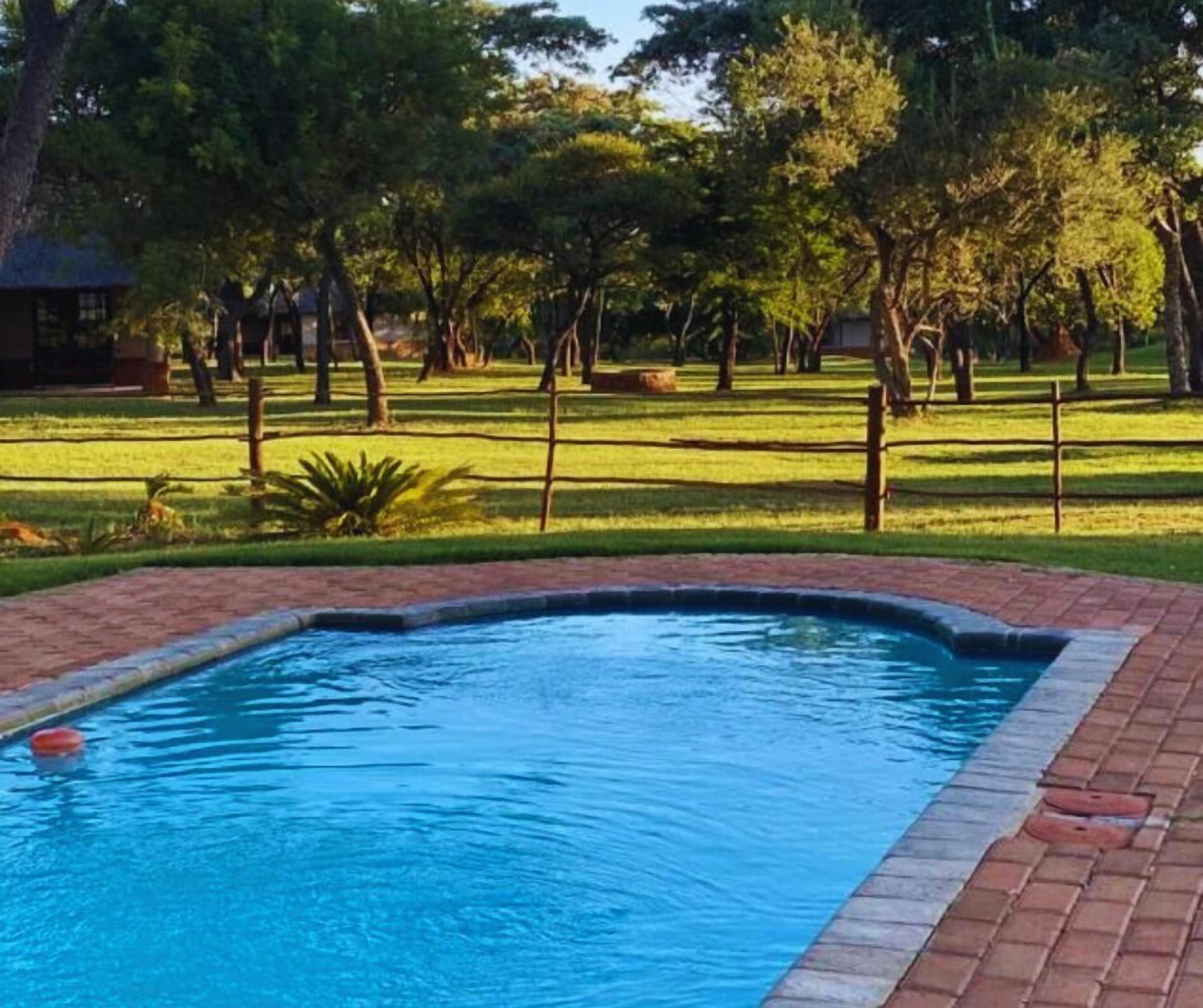 حمّام سباحة خارجي