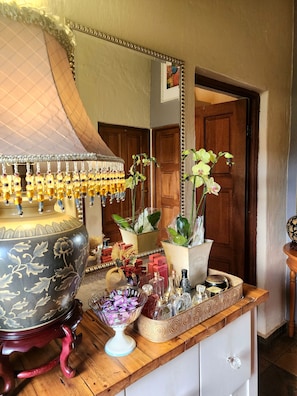 Hot tub, body treatments, facials, manicures and pedicures, massages - Buyskop Lodge (Bela-Bela)