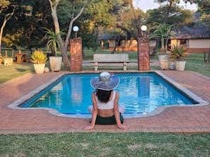 Outdoor pool - Buyskop Lodge (Bela-Bela)