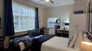 Suite Studio Classique | Literie de qualité supérieure, coffres-forts dans les chambres