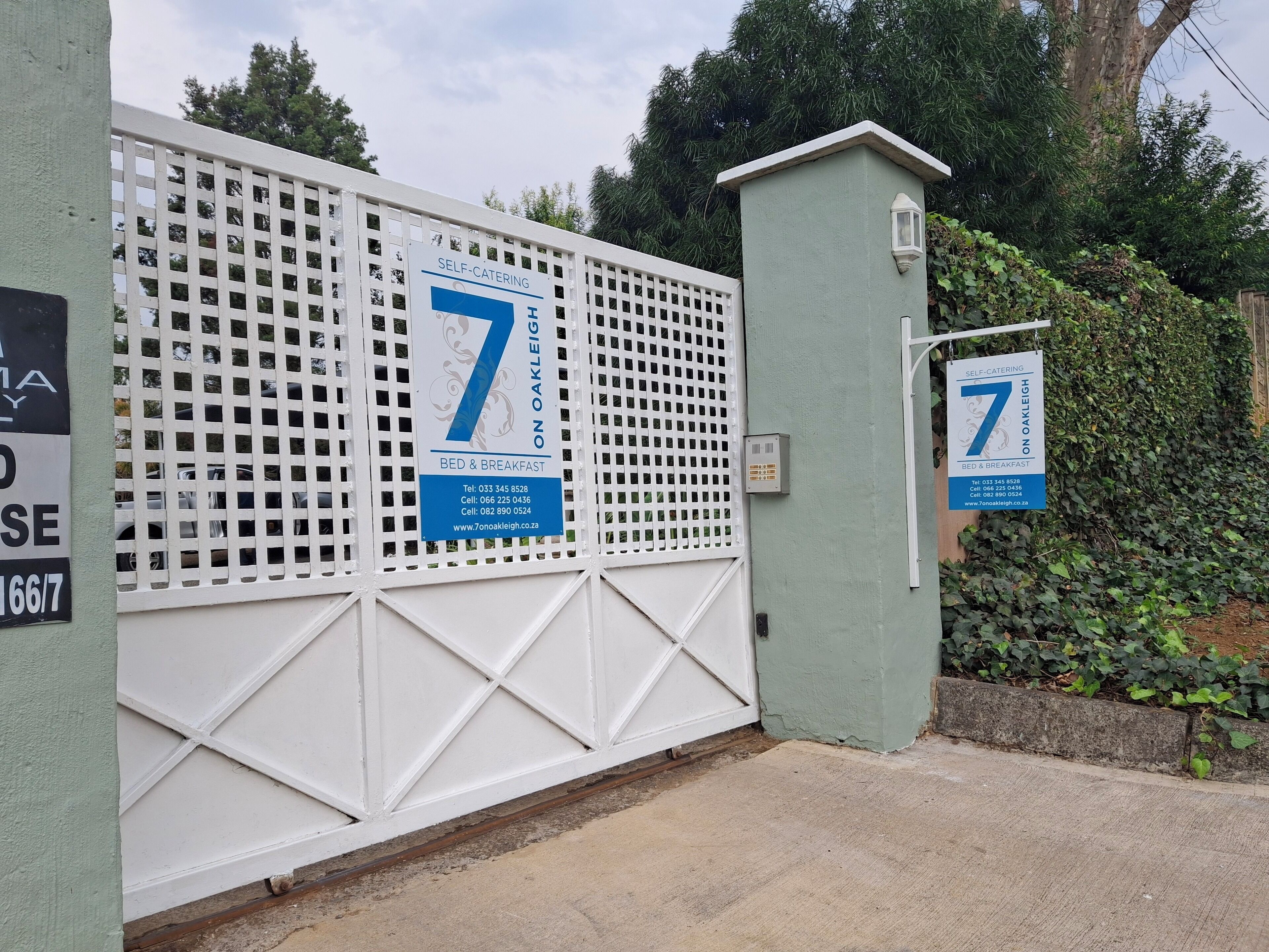 Fachada de la propiedad