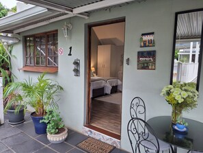 Leilighet – classic (Unit 1-Garden Studio Flat ) | Terrasse/patio