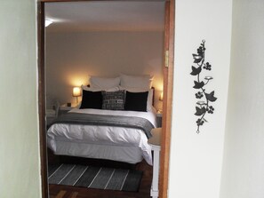 Classic-Studiosuite | Essbereich im Zimmer