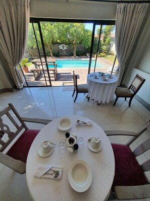Daily English breakfast (ZAR 150.00 per person) - Alabaster Box B&B (Langebaan)