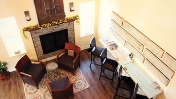 Coin salon dans le hall