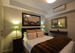 2 bedrooms, in-room safe, individually decorated, individually furnished