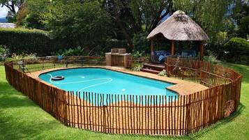 Outdoor pool, pool loungers