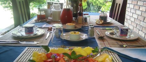 Daily English breakfast for a fee