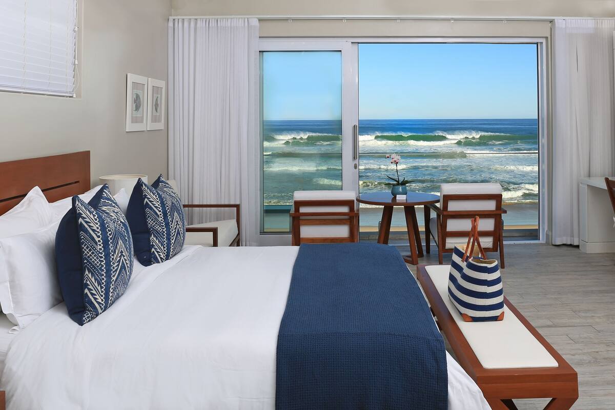 Minibar, in-room safe, desk, soundproofing