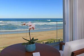 Luxury Beachfront Suite 7 (First Floor) | Balcony