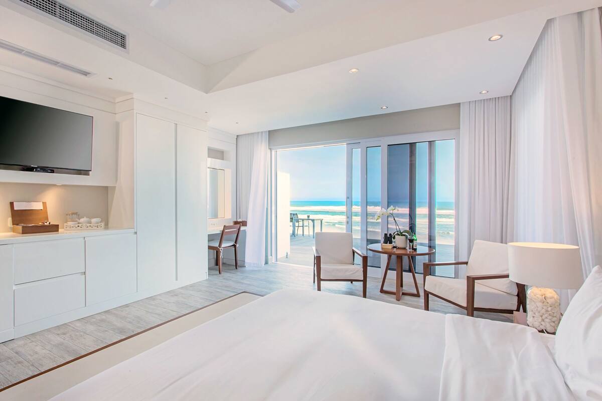 Luxury Beachfront Suite 1 (Ground Floor) | Minibar, in-room safe, desk, soundproofing