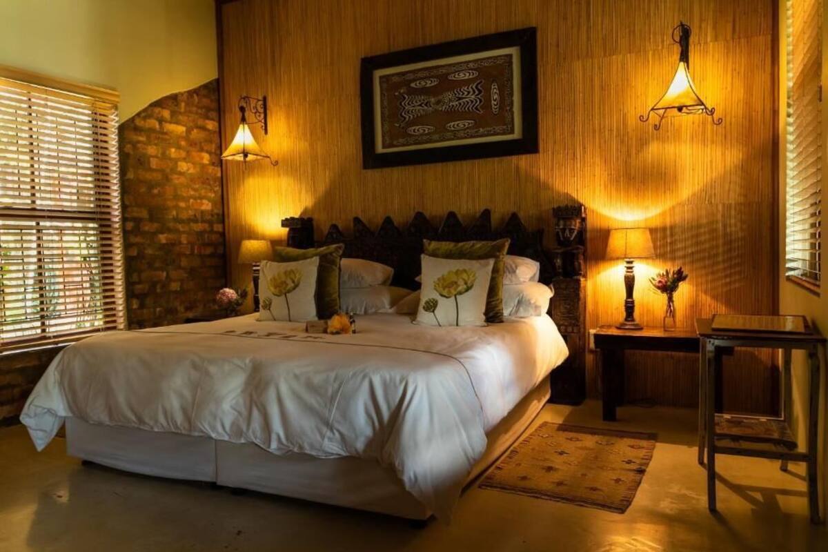 Superior Room | 1 bedroom, premium bedding, minibar, in-room safe