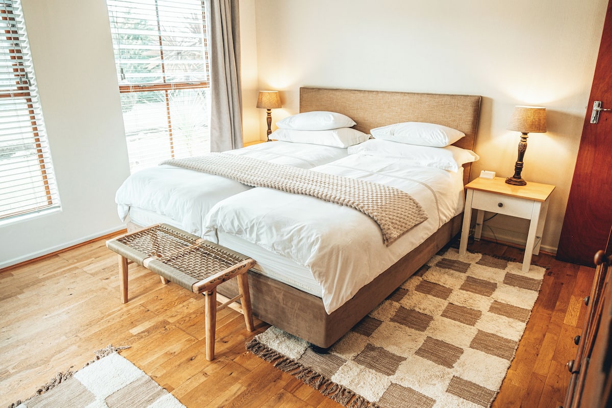 Suite | 1 bedroom, premium bedding, minibar, in-room safe