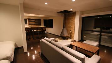 Svit - icke-rökare | Värdeförvaringsskåp på rummet, skrivbord och gratis wi-fi