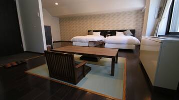 【Dinner (mainly beef) Offer Until 8PM 】Superior Twin Room, Non Smoking | In-room safe, desk, free WiFi