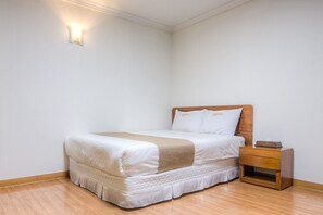 Standard Double Room, 1 Double Bed, Non Smoking, Ocean View | Blackout drapes, soundproofing, free WiFi - Lighthouse Hotel (Geoje)