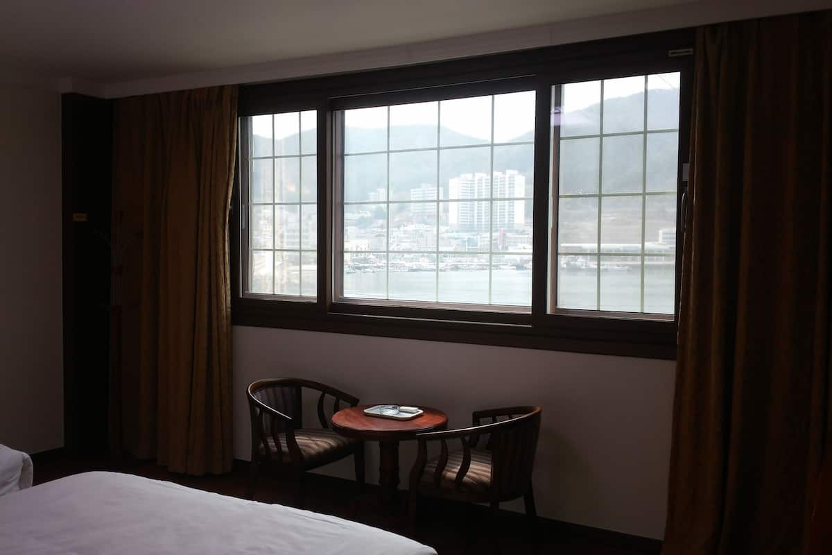 deluxe twin room, 2 double beds, smoking, ocean view | 1 bedroom, blackout curtains, soundproofing, free wifi