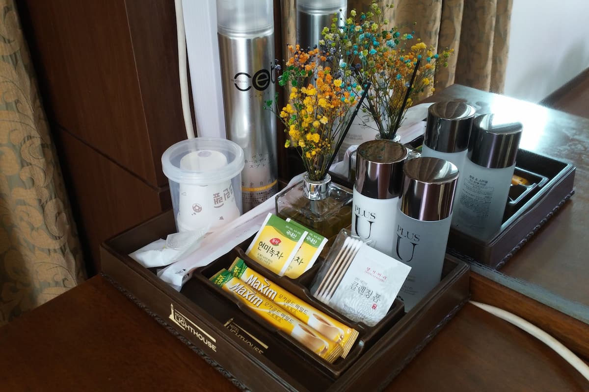 1 bedroom, blackout curtains, soundproofing, free wifi