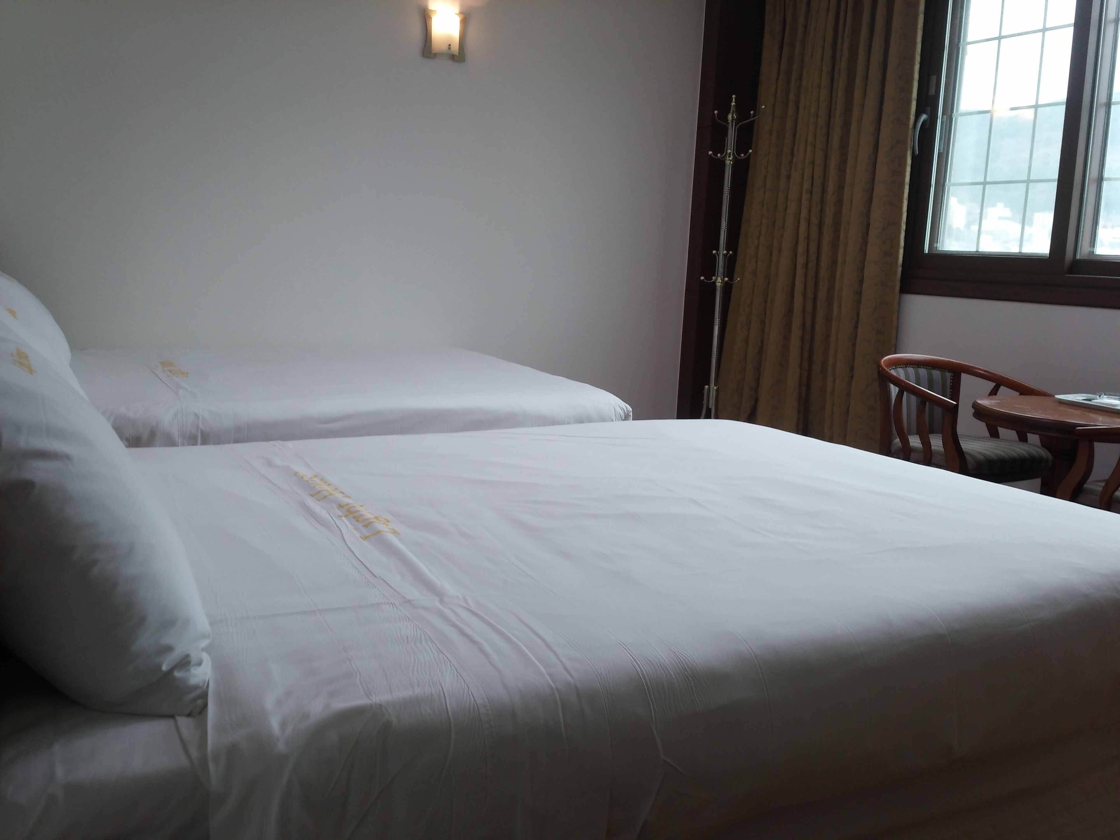 deluxe twin room, 2 double beds, smoking, ocean view | 1 bedroom, blackout curtains, soundproofing, free wifi