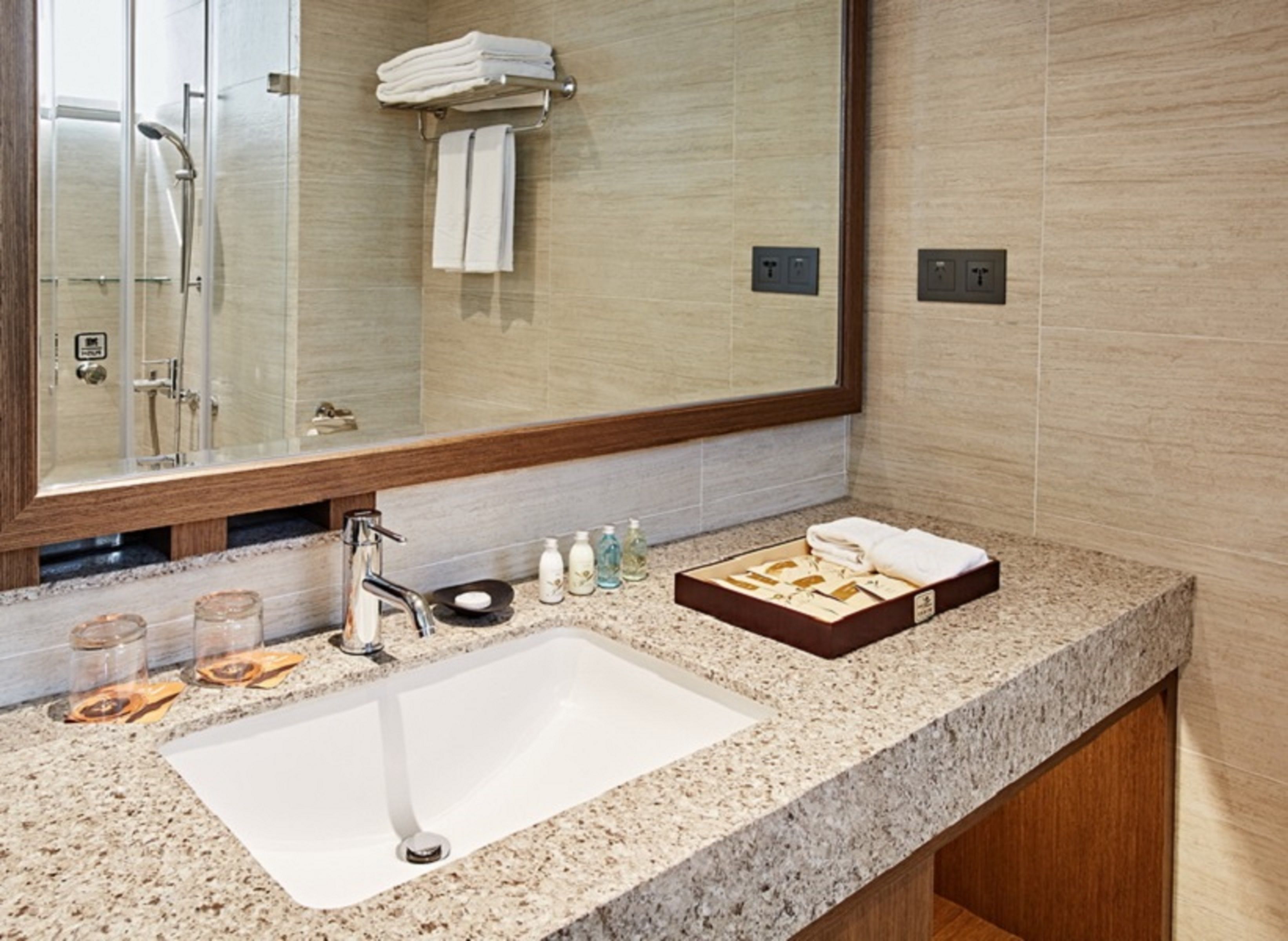 shower, free toiletries, hair dryer, slippers