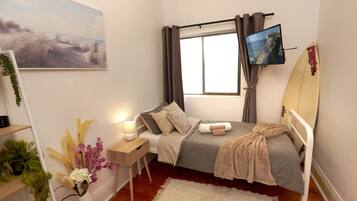 Single Room Share Bathroom | Blackout drapes, iron/ironing board, free WiFi, bed sheets