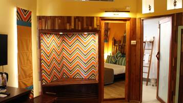 Neil Panorama | Desk, cribs/infant beds