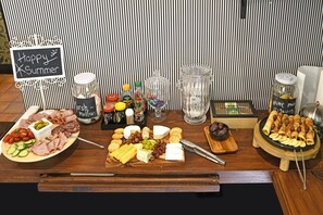 Termasuk sarapan penuh setiap hari 