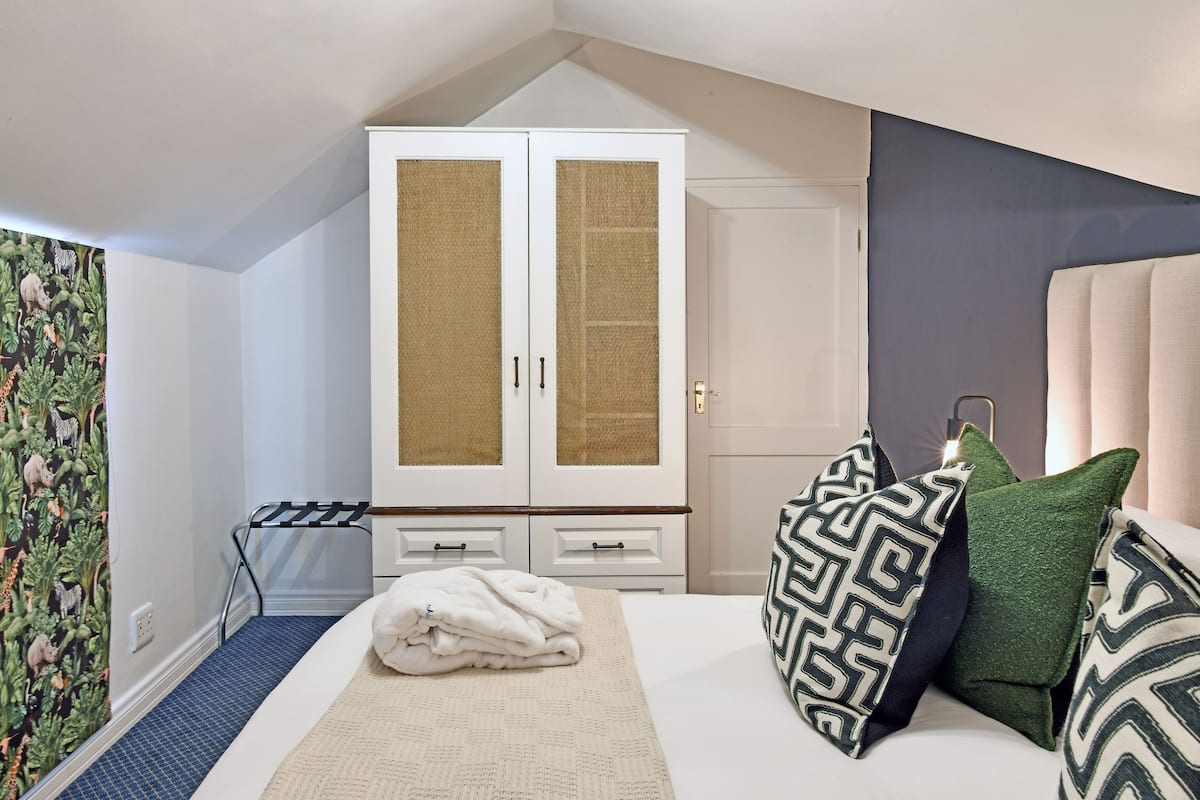 Doppelzimmer (Balcony (Queen Room) ) | Minibar, Zimmersafe, individuell dekoriert, individuell eingerichtet