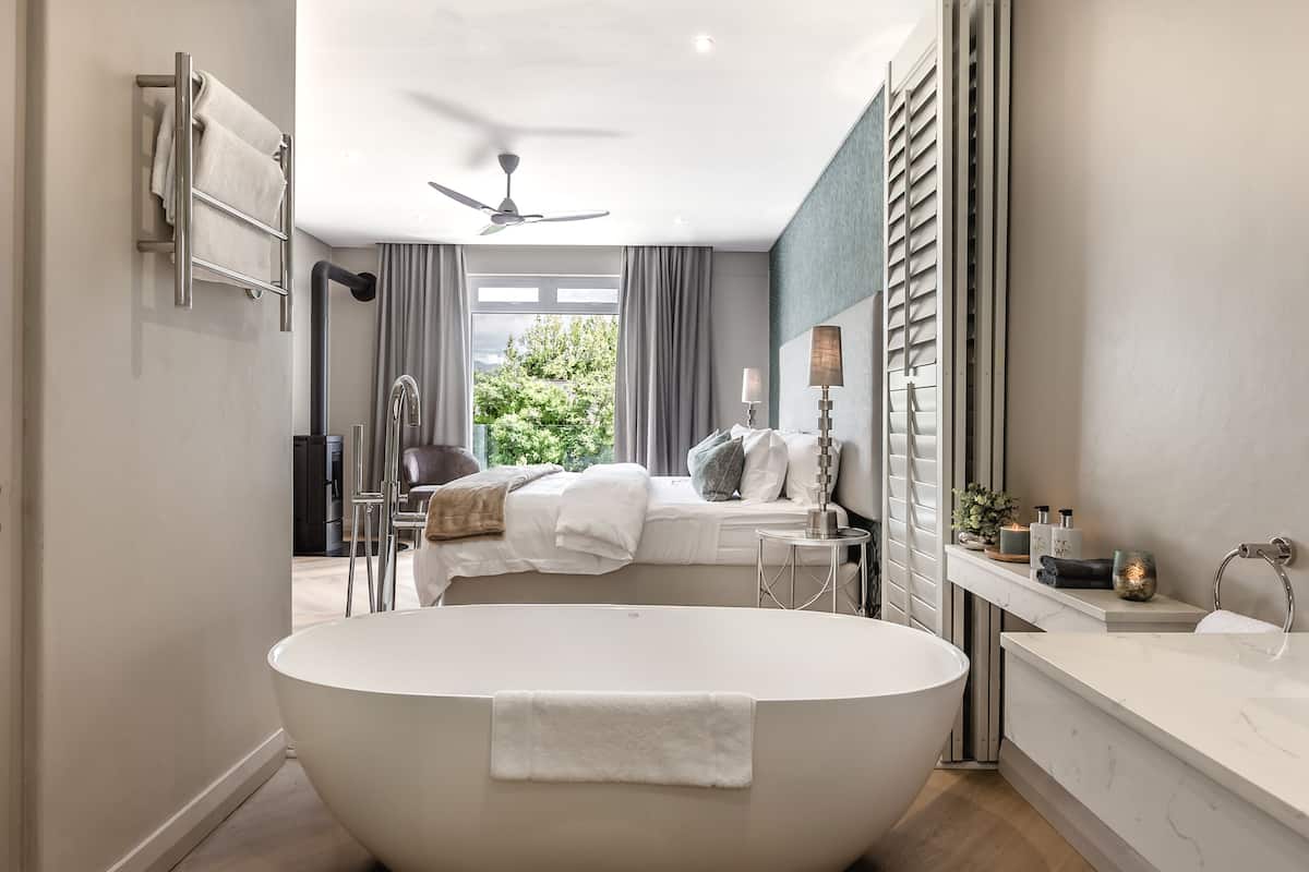 Luxury En-Suite King/Twin Mountain Views | Kamervoorziening