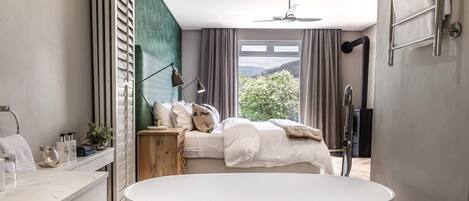 Luxury En-Suite King/Twin Mountain Views