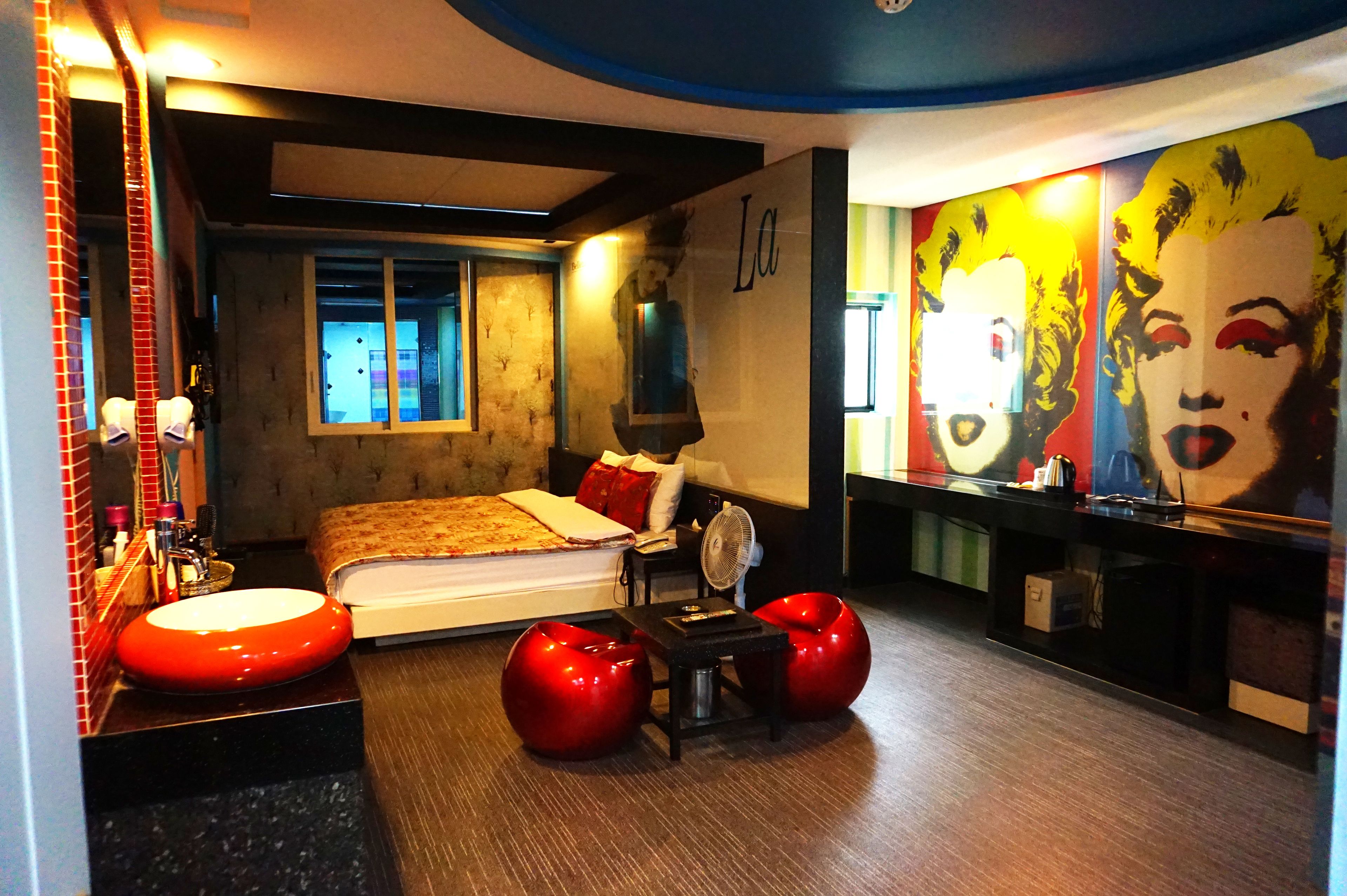 Escritorio y wifi gratis 