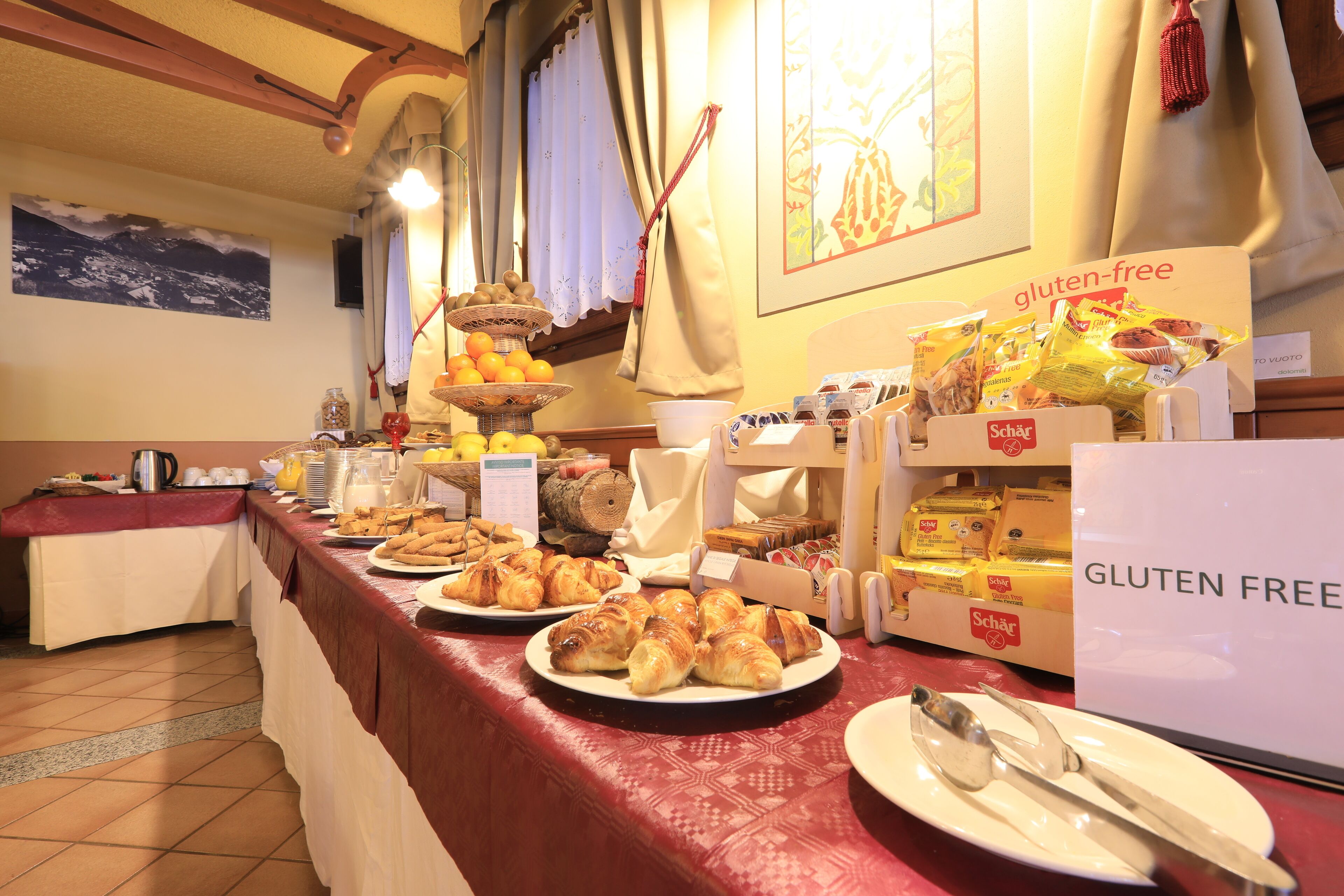 Se ofrece un desayuno bufé (7 EUR por persona)