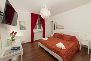 Double Room | 1 bedroom, desk, free WiFi, bed sheets