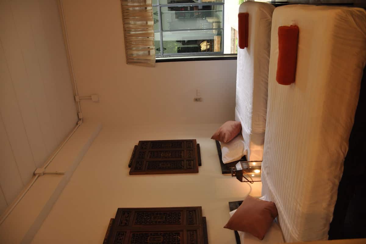 Twin Room | Minibar, desk, free WiFi
