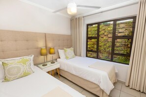 1 bedroom, premium bedding, in-room safe, iron/ironing board - 14 The Shades (Umhlanga)