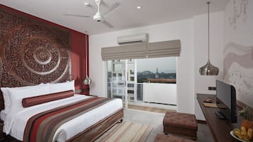 Minibar, in-room safe, desk, soundproofing