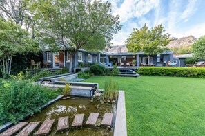 Property grounds - In Abundance Guest House (Montagu)